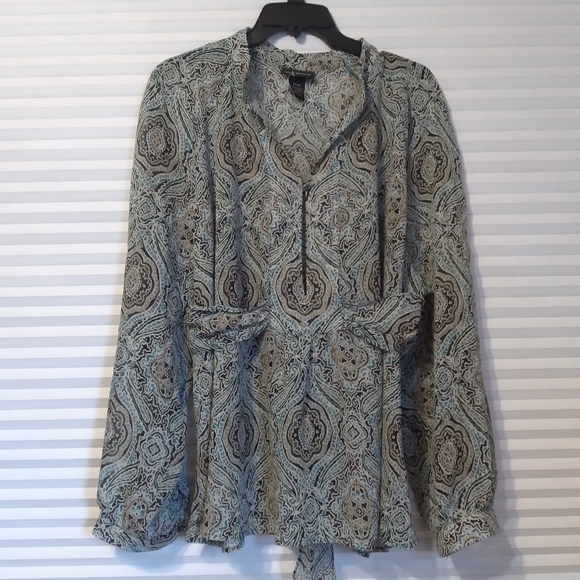 Lane Bryant long sleeve blouse in Size(22-24) - Picture 2 of 8